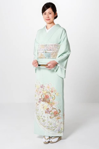 列席衣装（色留袖）