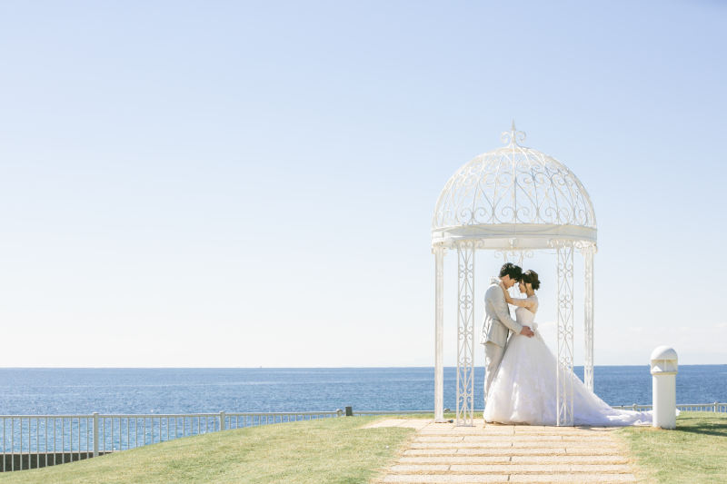 ガゼボでのロマンチックな写真