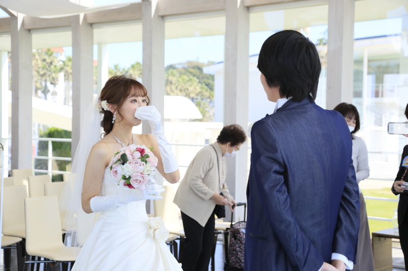 新婦様の表情から色々な事が伝わってきますね。。