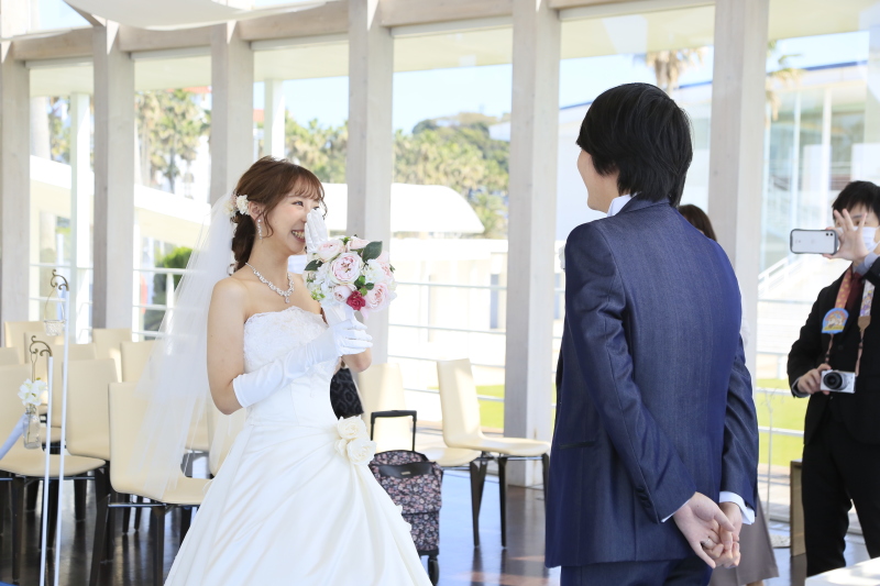 新郎様が振り返って初対面!!盛り上がる瞬間です!