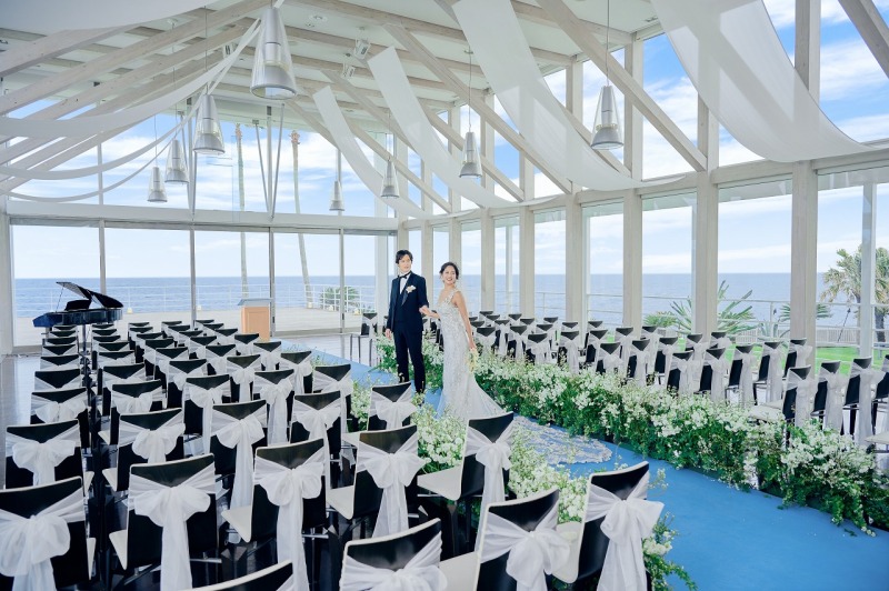 自然の輝きが入るチャペルでおふたりらしさを形に