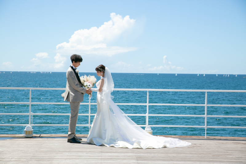 女性ゴコロをくすぐる“大人ロマンティック”なドレス