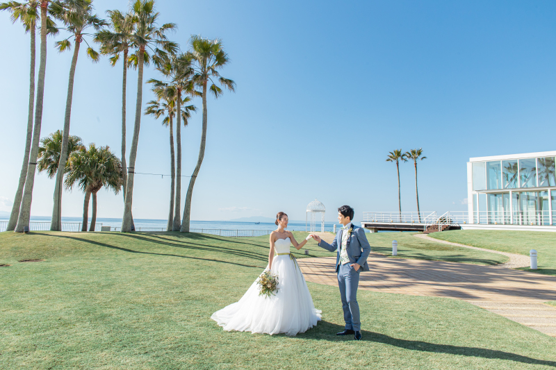 【輝く海を一望できるチャペルフォト】ご家族、 ペットとの撮影も追加料金なし（データ150カット、衣装、小物、ブーケ、美容付）