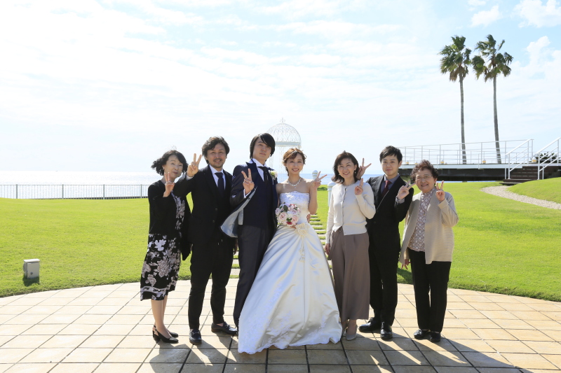 【追加料金無し！ご家族様もご一緒に】ファミリーフォトプラン（データ150カット・衣装・小物・美容・小物・ブーケ付き）