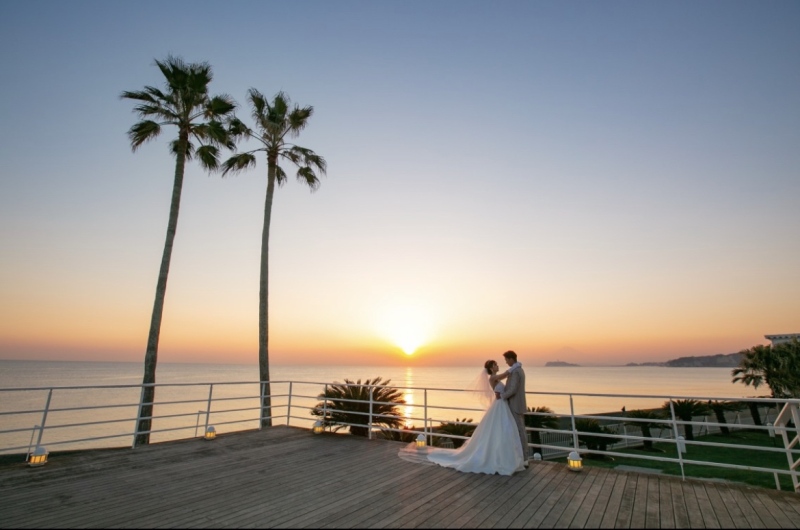 【1、2月撮影限定】1年で1番空が綺麗に映る冬のリゾートフォト (データ、衣装、小物、ブーケ、美容付)