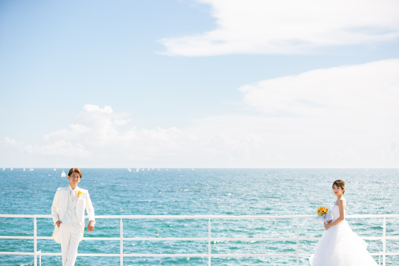 【輝く海を一望できるチャペルフォト】ご家族、 ペットとの撮影も追加料金なし（データ150カット、衣装、小物、ブーケ、美容付）