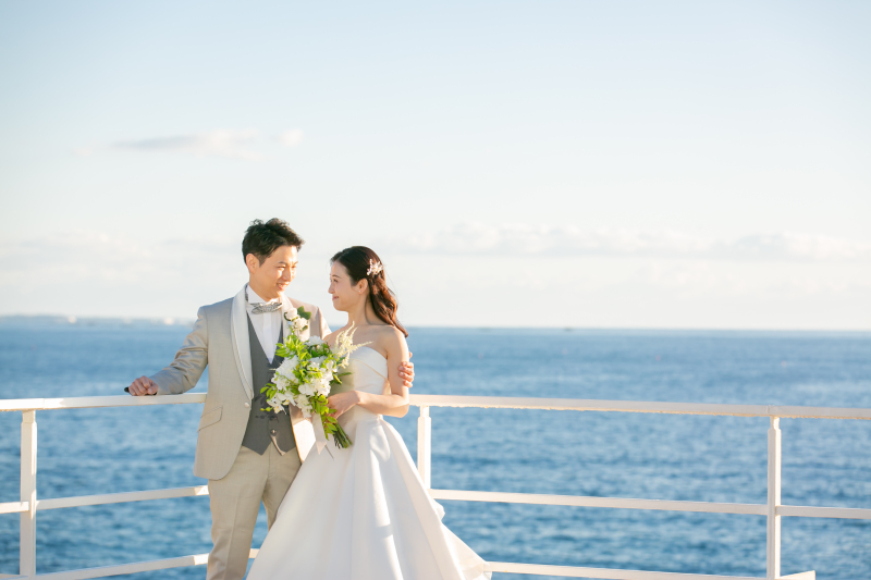 【1、2月撮影限定】1年で1番空が綺麗に映る冬のリゾートフォト (データ、衣装、小物、ブーケ、美容付)