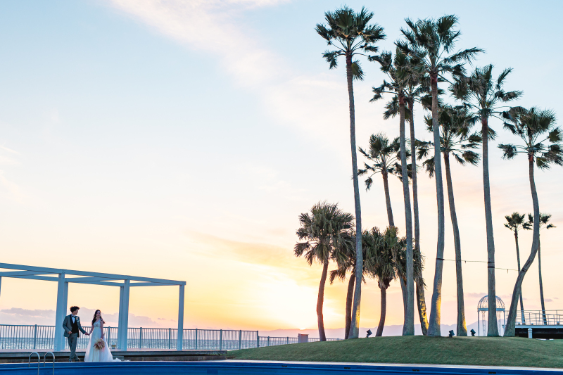 【輝く海を一望できるチャペルフォト】ご家族、 ペットとの撮影も追加料金なし（データ150カット、衣装、小物、ブーケ、美容付）