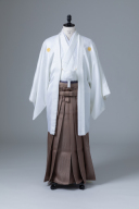 白色紋付・茶ストライプ袴