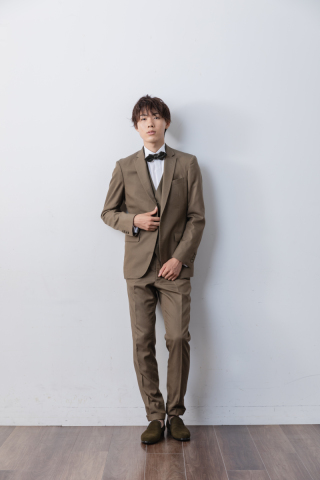 ノッチドラペルカジュアルカーキ