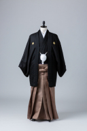 正絹黒紋付き・茶ストライプ袴