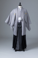 ライトグレー紋付・市松模様袴