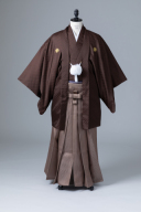 ブラウン紋付・茶ストライプ袴