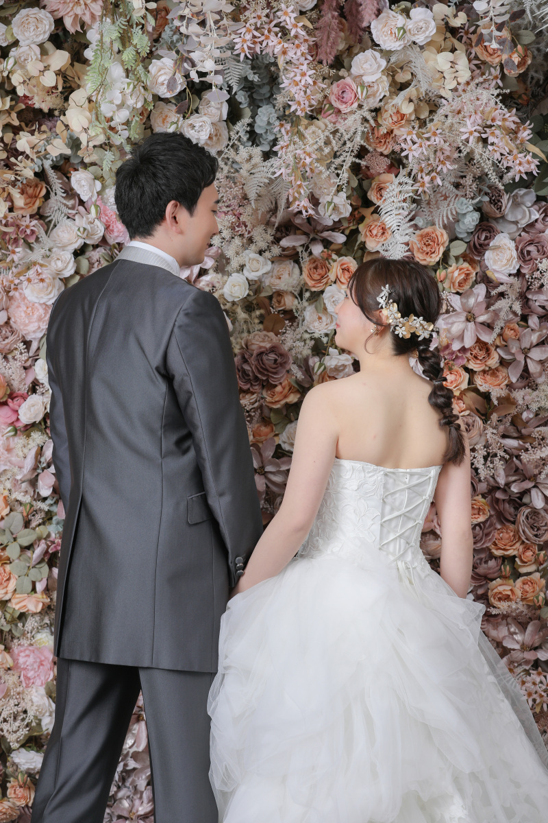 見つめ合いからの。