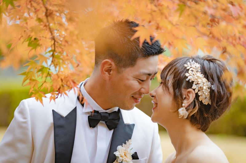 ドレス・タキシードでも紅葉を