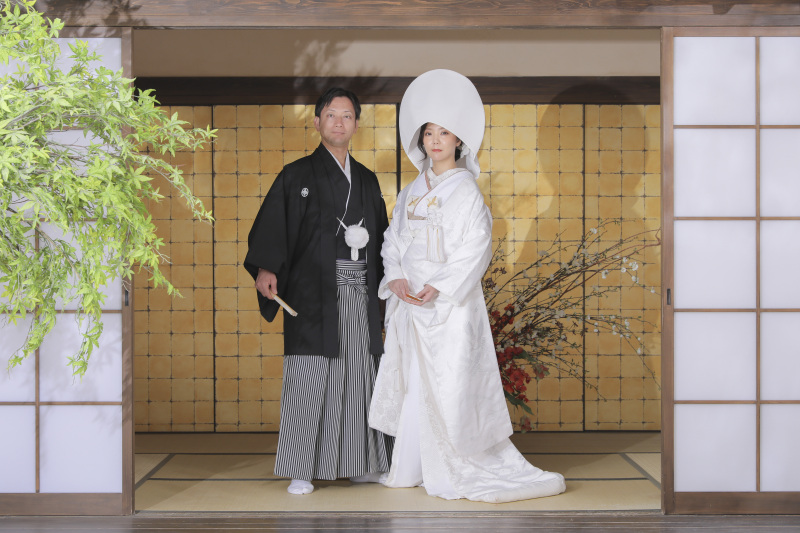 正式なポーズ。