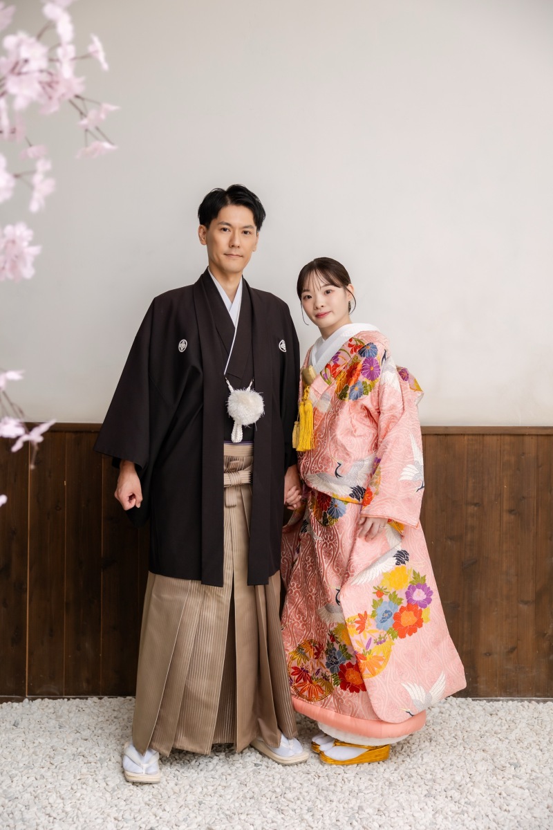 桜と木目調の温もりにつつまれて