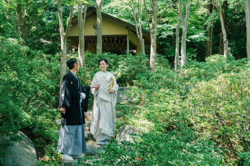 新郎様がエスコート