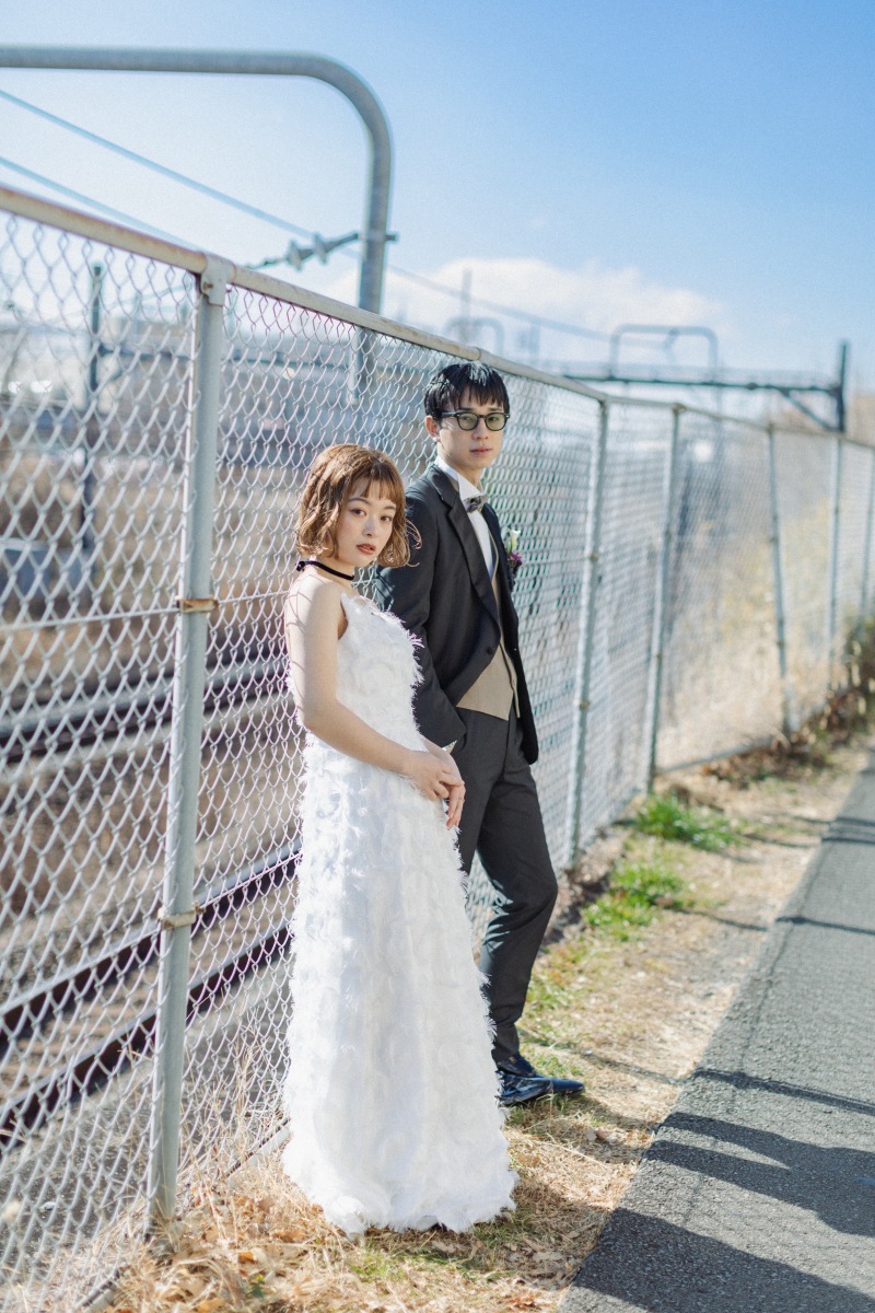 線路のフェンスを使って