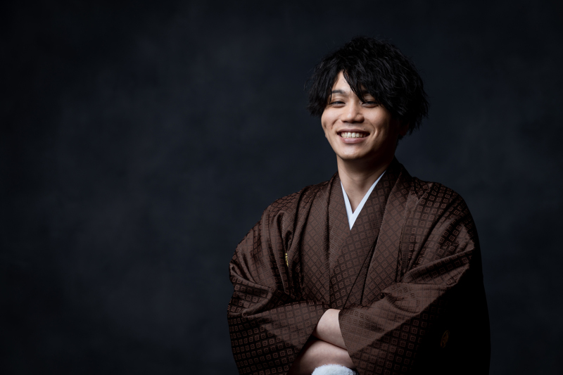 紋付もブラウンで