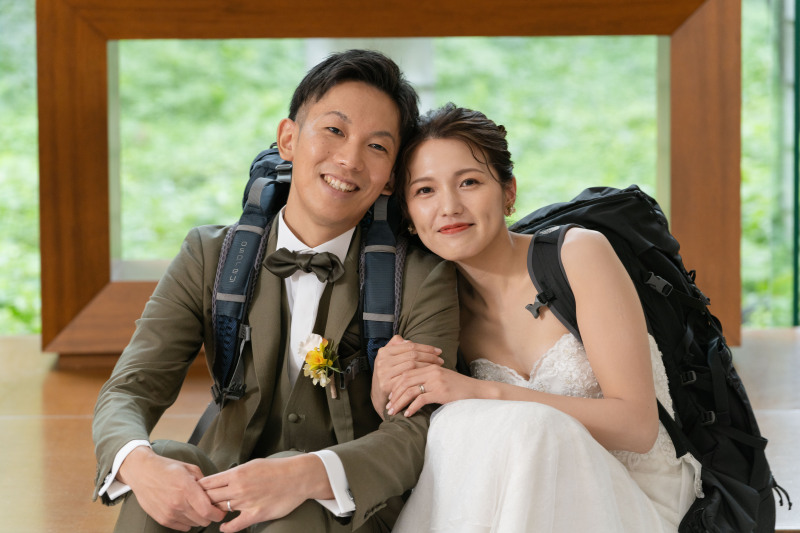 リュックを背負って