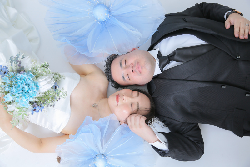 ブルーのお花に囲まれて。