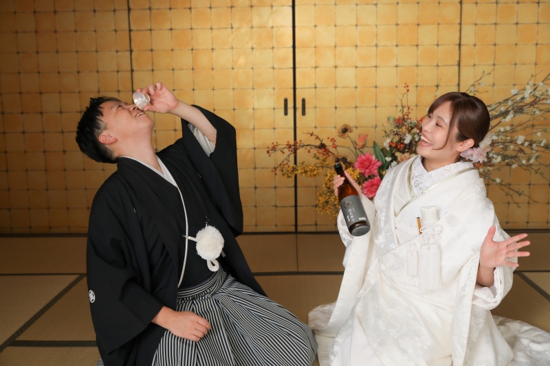 「ぐっと一杯!」笑顔弾ける夫婦の晩酌スタイル!
