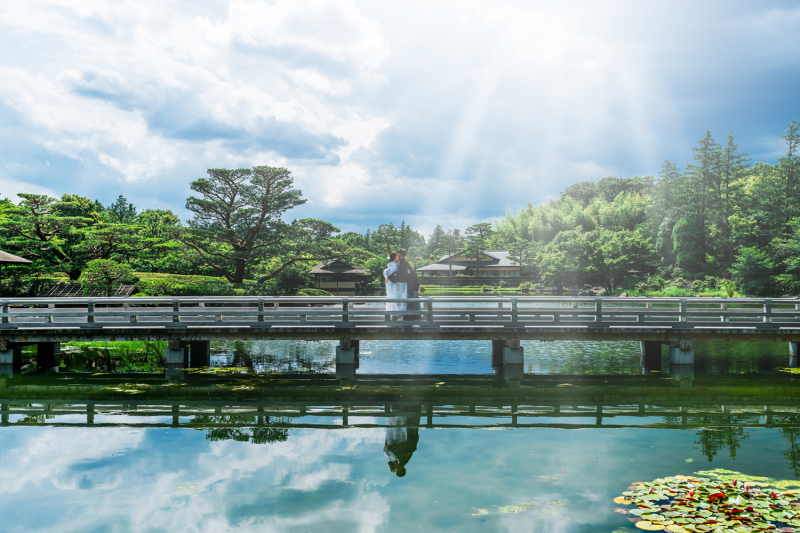 晴れ間が差し込む