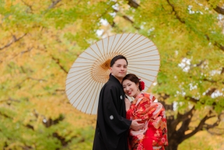 イチョウ並木で和装ロケーション