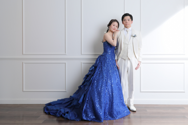 ブルーのカラードレスで