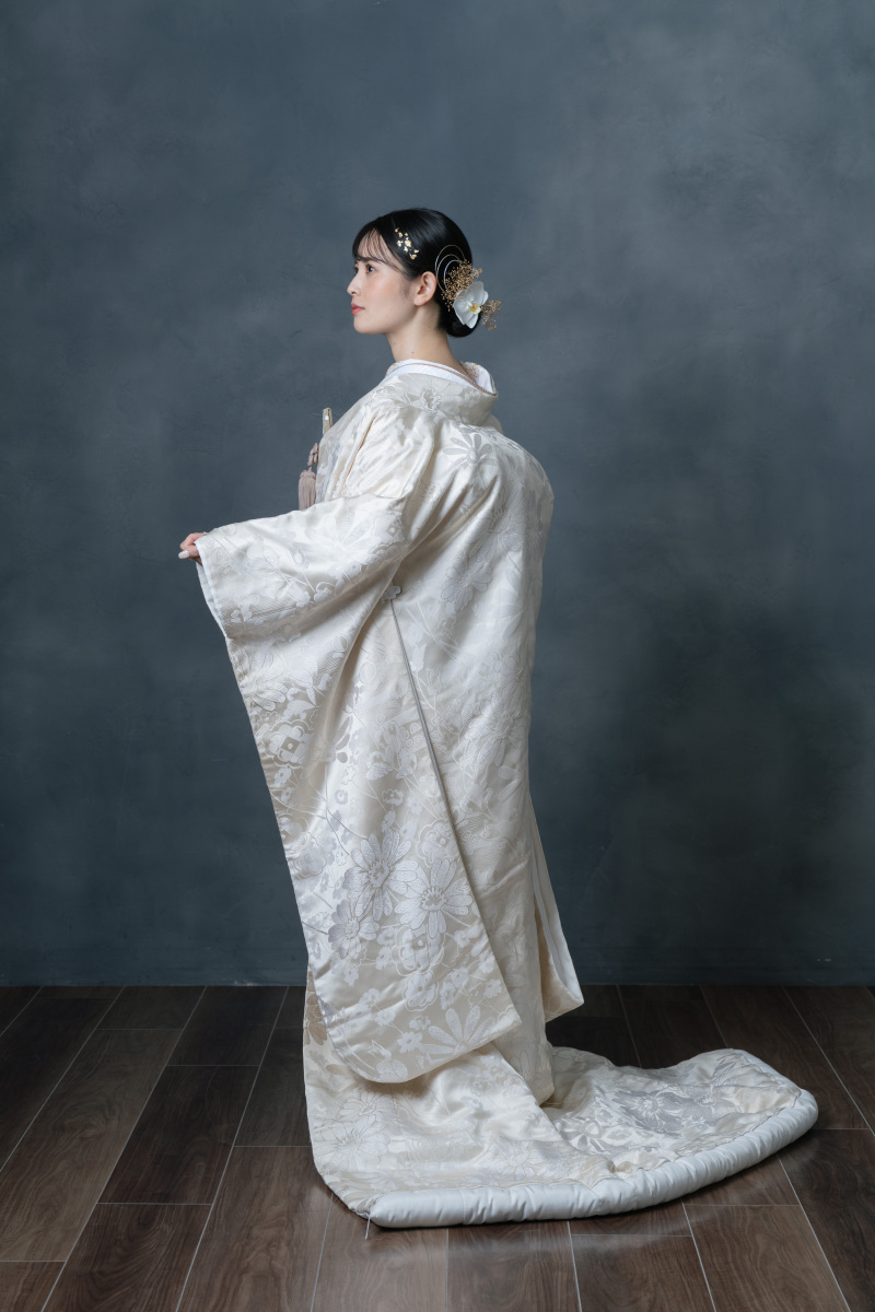 ご新婦様の後ろ姿