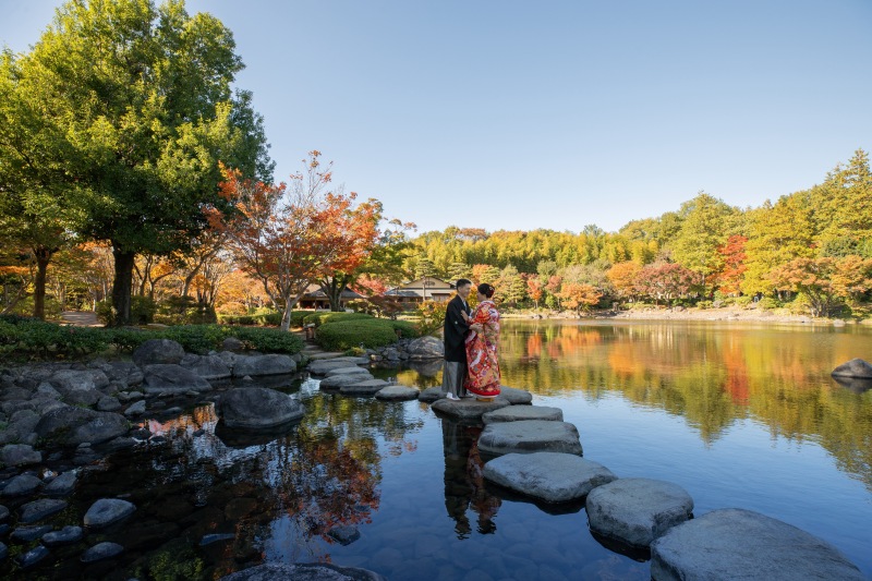 昭和記念公園の紅葉と青空