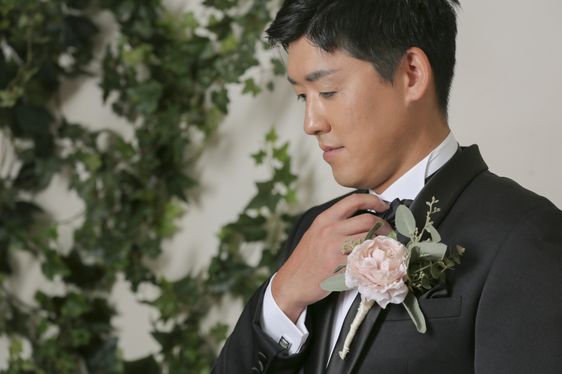 ご新郎様のソロショット。洋装バージョン。