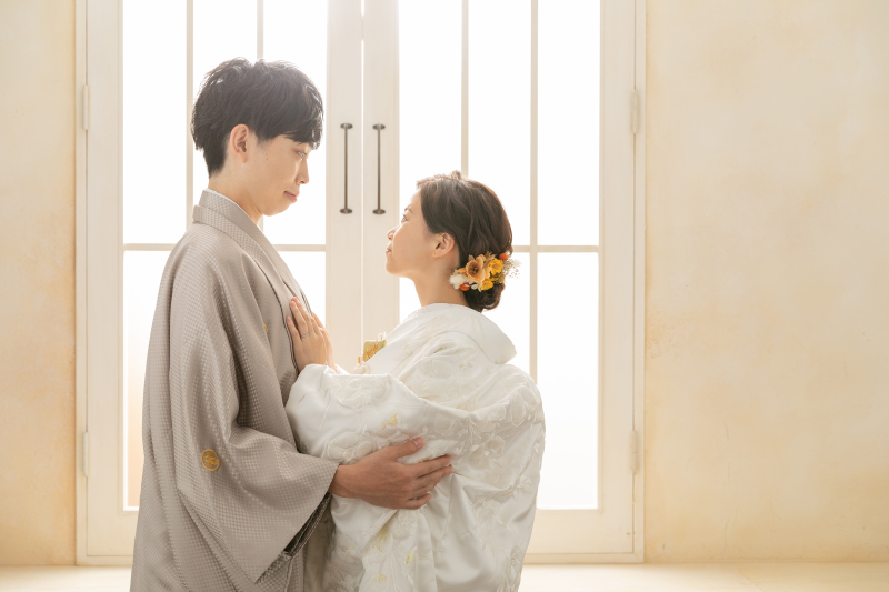 外からの光を浴びて