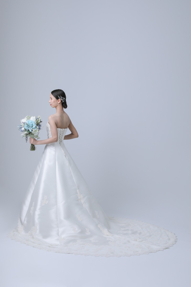 ご新婦様の後ろ姿