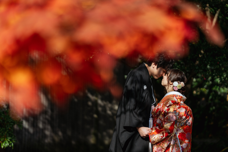 紅葉を前ボケに