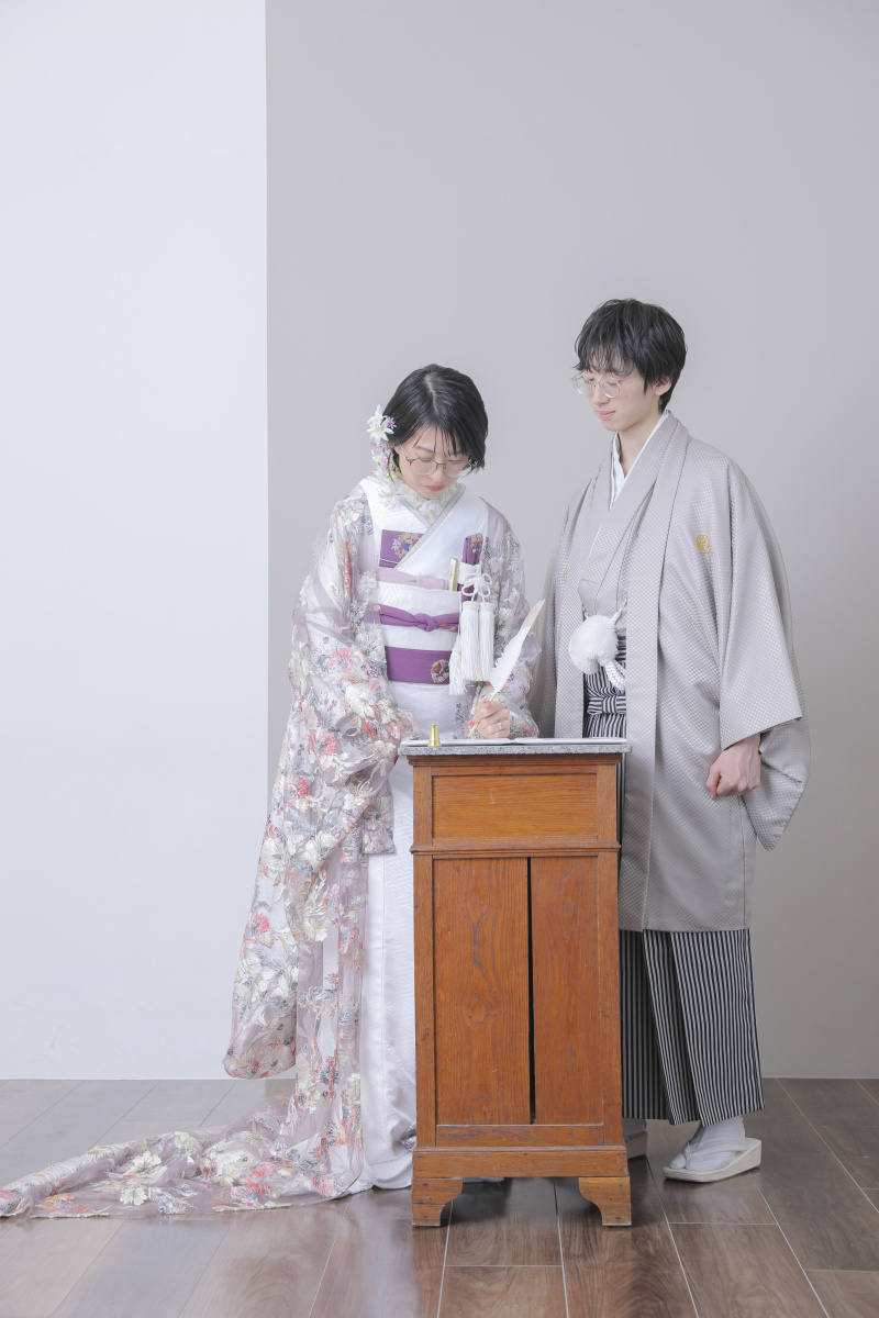 結婚証明書にサイン!