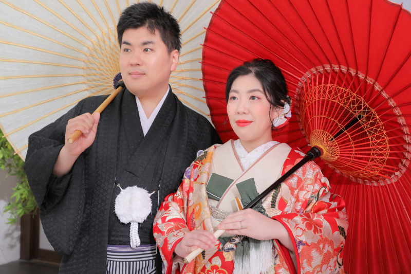 和傘を持って。