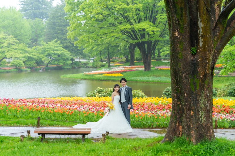 雨の日の洋装ロケーション