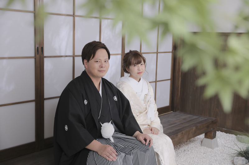 縁側でキメ顔！