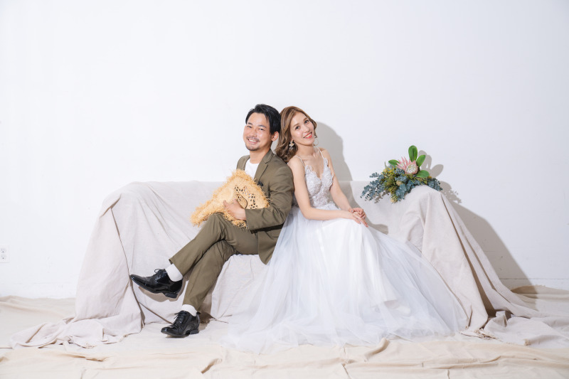 お背中ショットも！