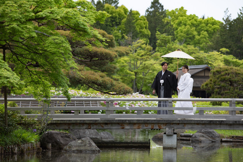 日本庭園エリアの橋で