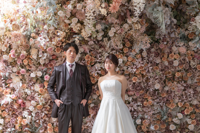 花壁前でドラマチックに