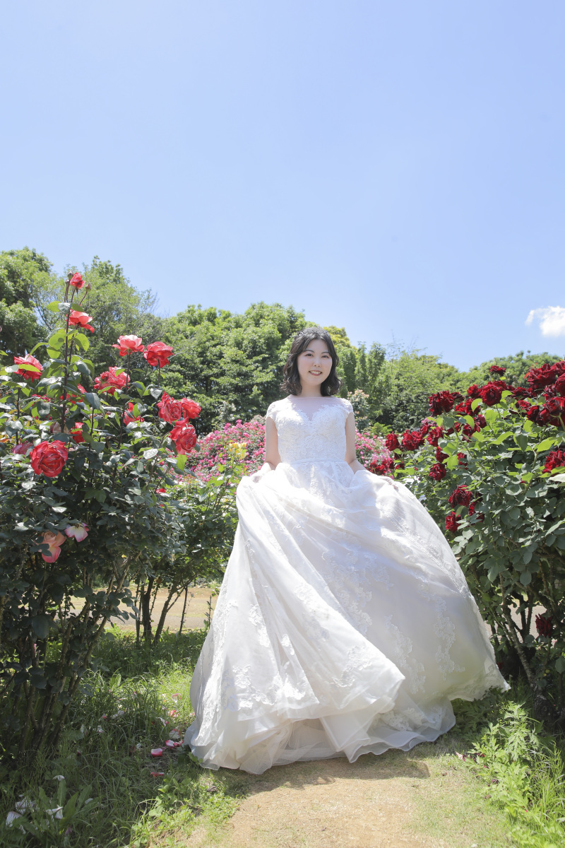 ドレスフリフリ。