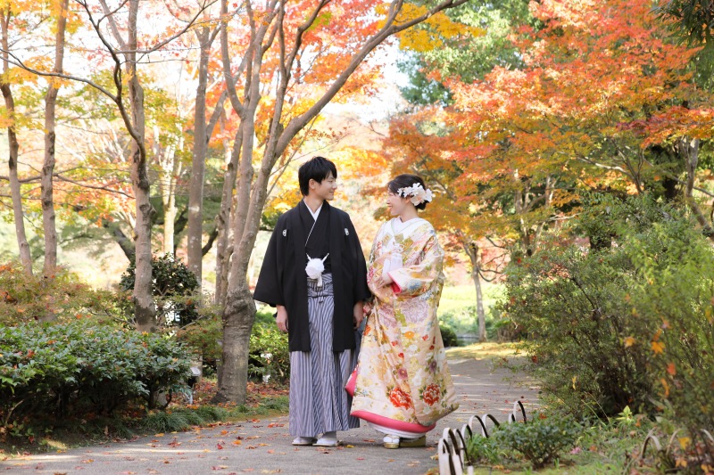 紅葉の中をお散歩