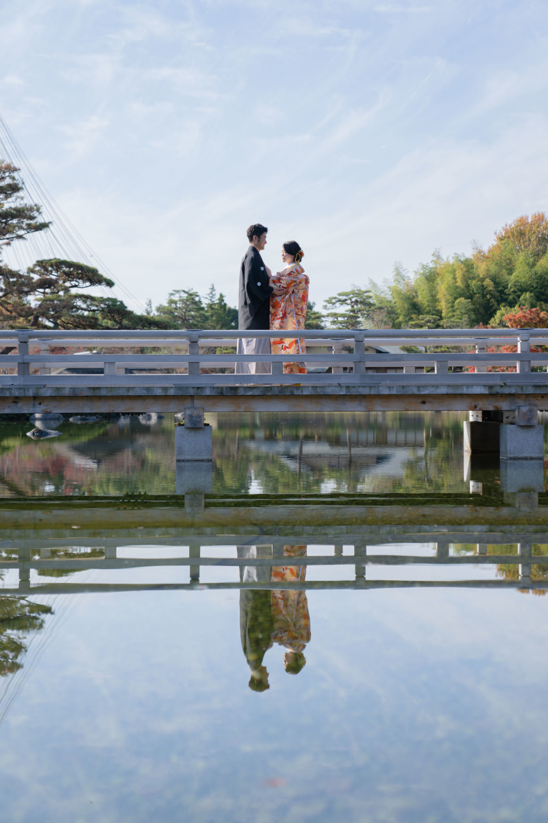 紅葉と一緒に撮影