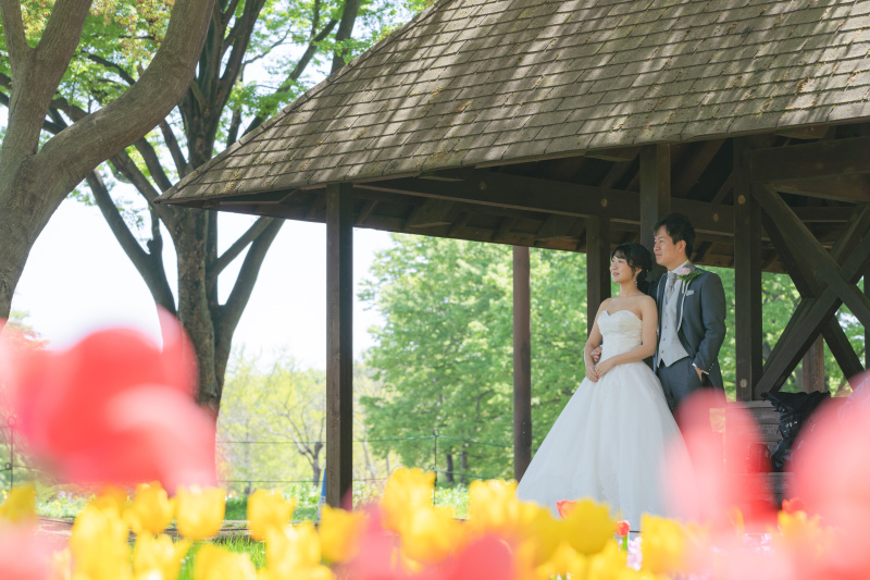 木陰で休みながら