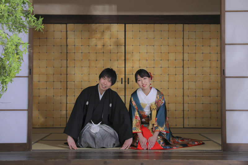 和室で正座ショット!