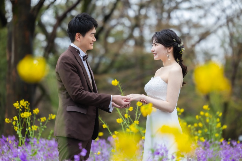 手を重ねてふたりの時間を紡ぐ