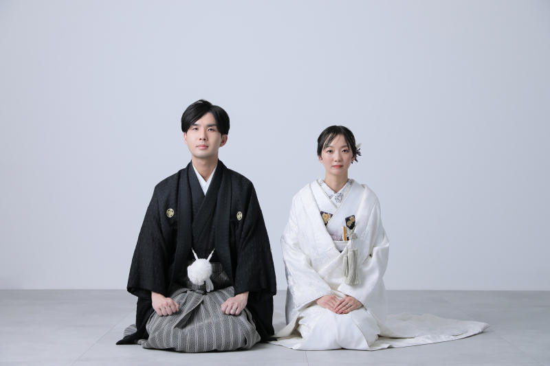 白背景と白無垢